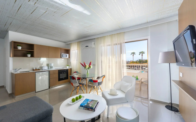 King Jason Paphos - Designed for Adults By Louis Hotels
