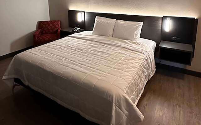 OYO Hotel Deming DMN Airport