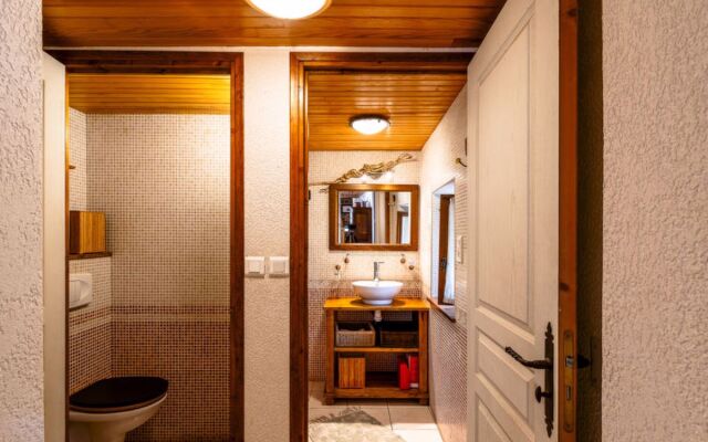 Holiday Home Le Rouge Borne (LVS110)