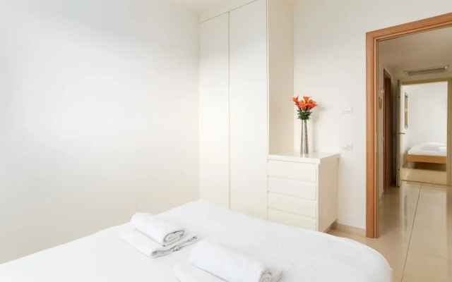 Comfort with Terrace over the Hills by FeelHome