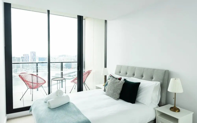 Melbourne Private Apartments - Collins Wharf Waterfront, Docklands