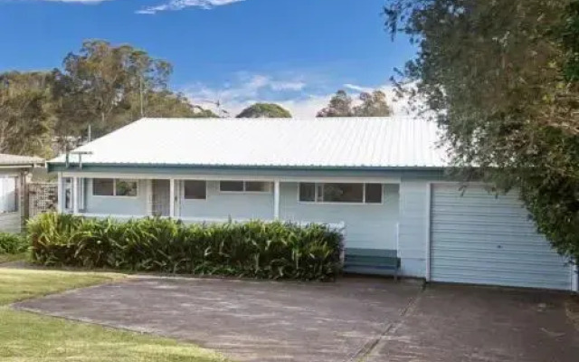 Castaways' 36 Cromarty Road - Beachfront House