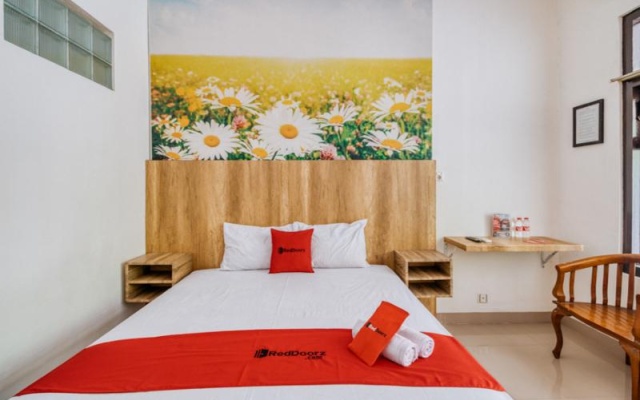 RedDoorz @ Rejowinangun Kotagede 2 – Guest Rooms – Yogyakarta