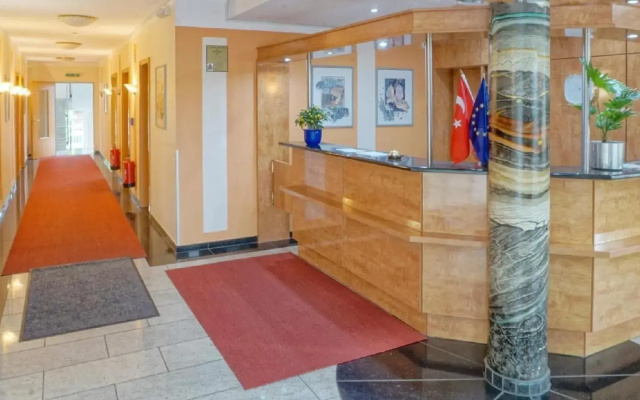 Hotel Opal