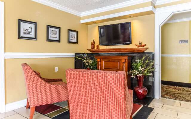 Rodeway Inn & Suites Jacksonville near Camp Lejeune