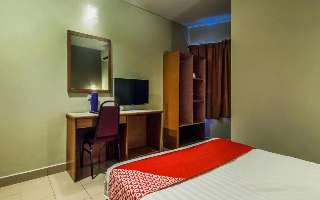 Super OYO 828 Comfort Hotel Shah Alam