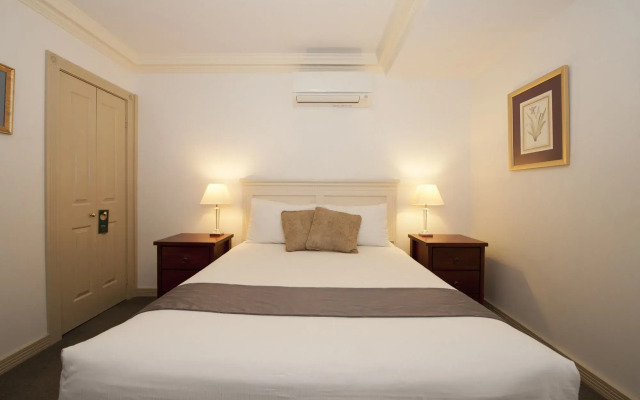 Cobb & Co Court Boutique Hotel