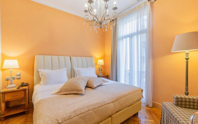 Sweet Home Hotel