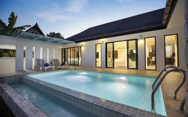 Designer 3BR Villa Silver Pool in Kamala
