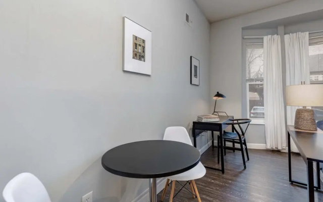 Updated CWE 1BR Near BJC by Zencity
