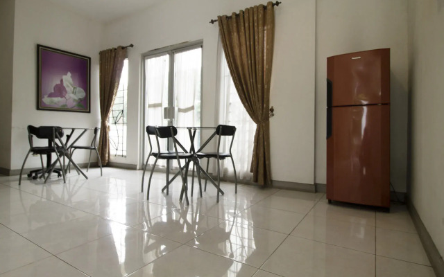 RedDoorz Plus near Lippo Karawaci