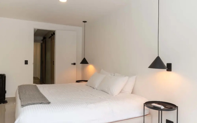 Stunning 5BR House in El Poblado