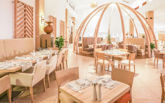Akoya Hotel & Spa
