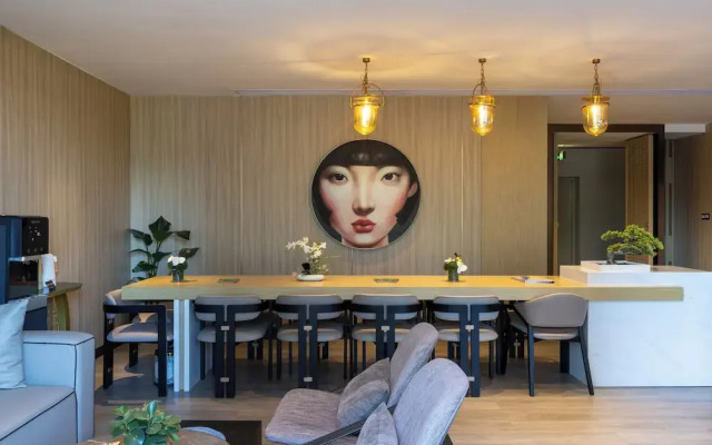 Xiang Ji Executive  Apartment