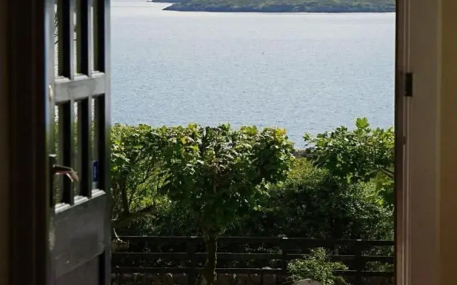 Summer Isles Hotel