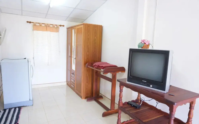 Na Thammachart Hotel