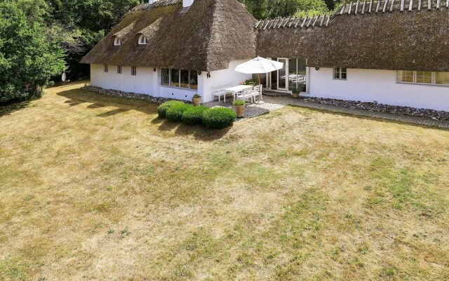Rustic Holiday Home in Hovedstaden With Whirlpool