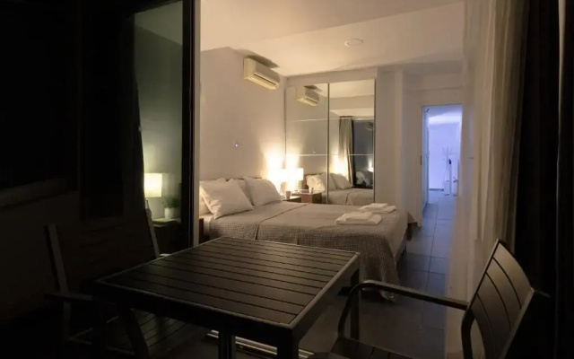 Poseidon Apartment By Michalis