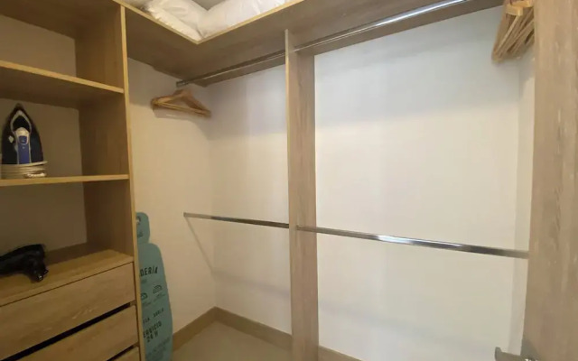 Morros Zoe by Wynwood House