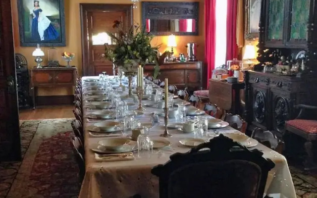 The Reynolds Mansion