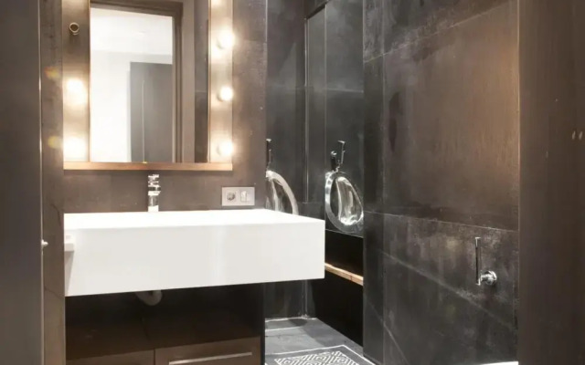 Charming Flat 450 m to City s Mall in Tesvikiye