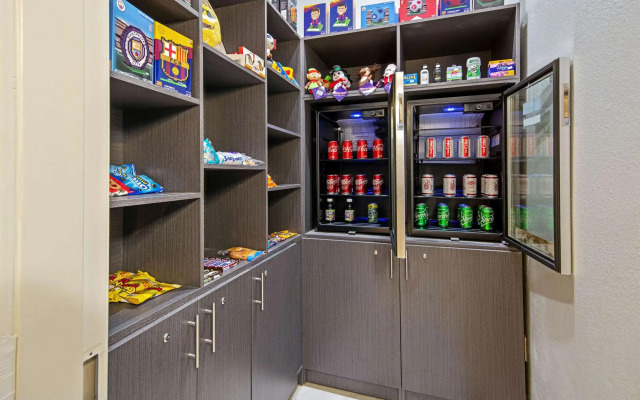 La Quinta Inn & Suites by Wyndham Brownsville North