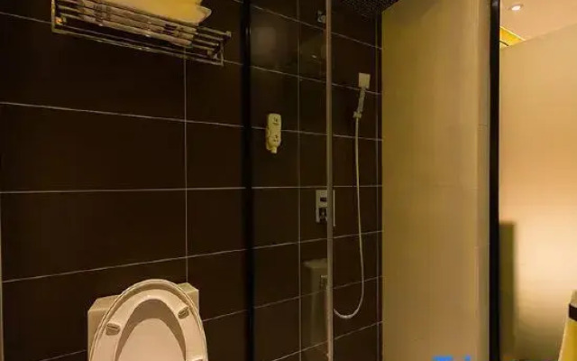 IU Hotel (Zhengzhou Erqi Wanda Plaza Daxue Road)