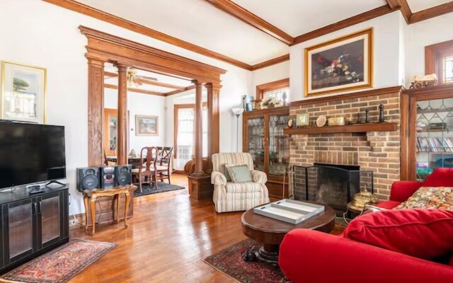 Cozy Cape Cod Bungalow