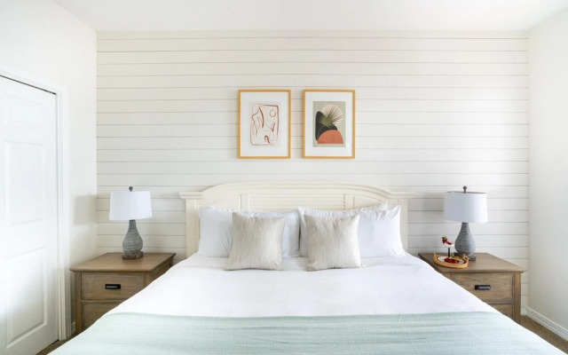 Matthew Blvd - Marina