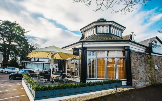 Palm Court Hotel