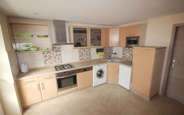 Apartment Rustica With 2 Bedrooms