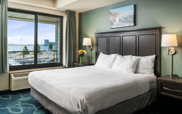 Park Point Marina Inn