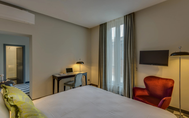 Otivm Hotel
