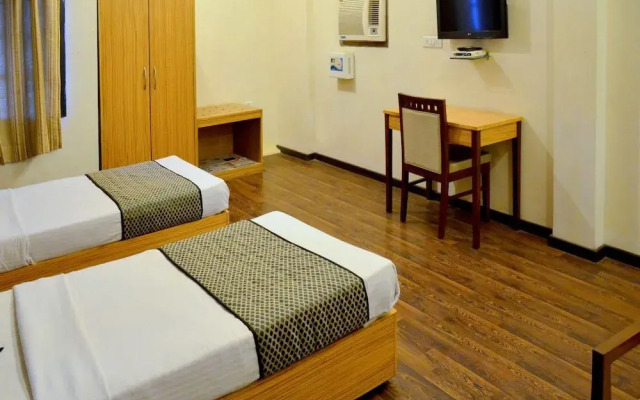 OYO 3523 Tekarees Inn Mahanagar