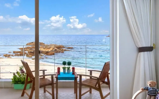 Castles Pebble Beach Pension