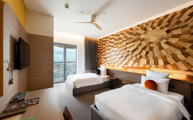 SUN & MOON, Riverside Hotel
