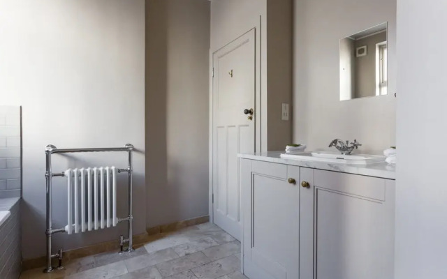 Stunning 3BR Apartment Next To Tower Bridge
