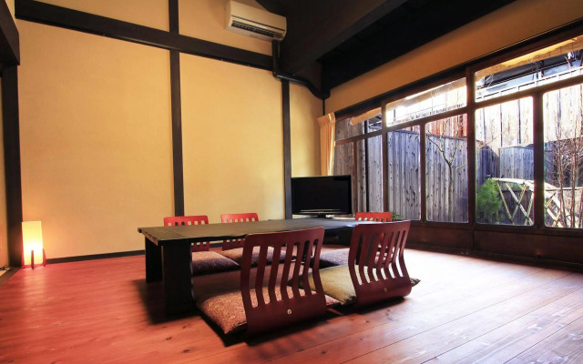 Yamanaka Aburaten Machiya Guesthouse