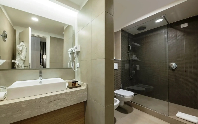 Holiday Inn Naples by IHG
