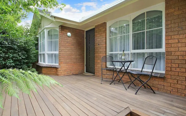 Woody's In Central Bright