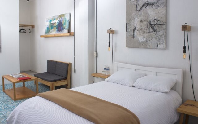 La Tozi Galería Hotel