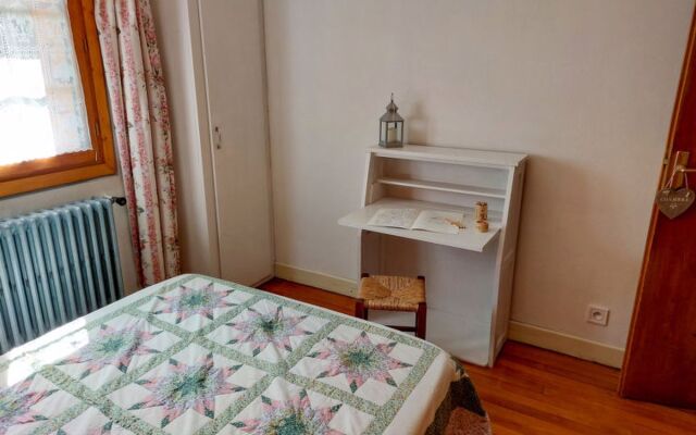 A la Claire Fontaine 14079