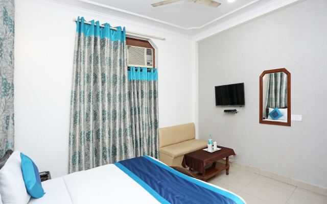 OYO 472 Hotel Sareen