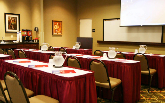 Hampton Inn and Suites Dobson