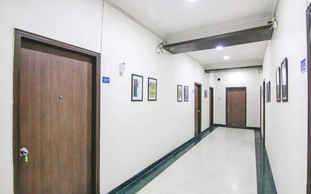 Fabhotel Rivlet Inn