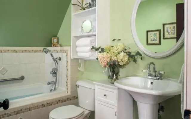 Hartzell House Bed and Breakfast