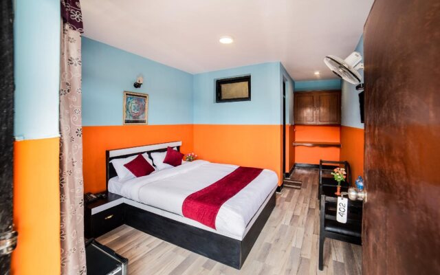 OYO 239 Hotel Kuti