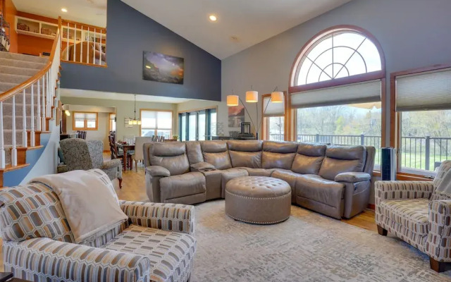Expansive Retreat on 5 Acres in Shakopee!