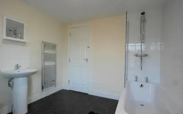 55A Derbyshire Lane