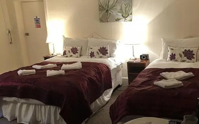 The Oakeley Arms Hotel